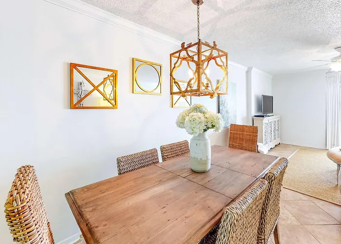 Holiday home Sunny Beachfront W Free Wifi Furnished Balcony Shared Pool Gulf Shores